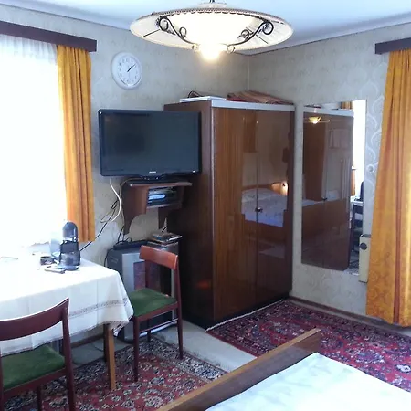 Haus Ellmaustein Bed & Breakfast *